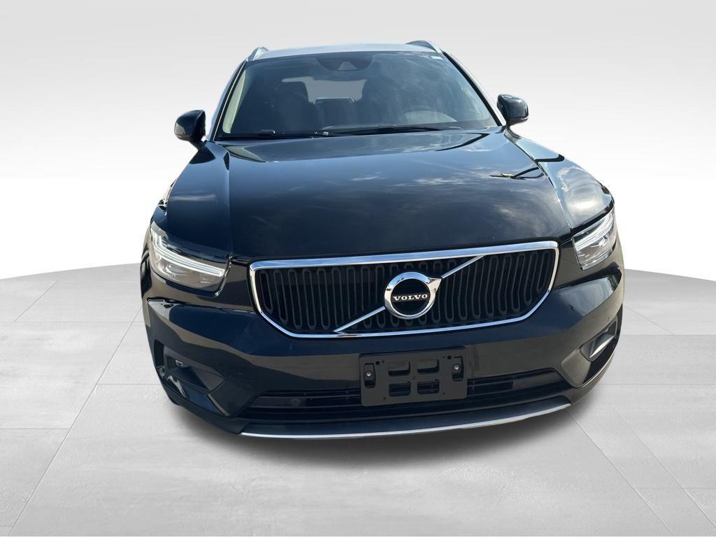 used 2021 Volvo XC40 car, priced at $25,400