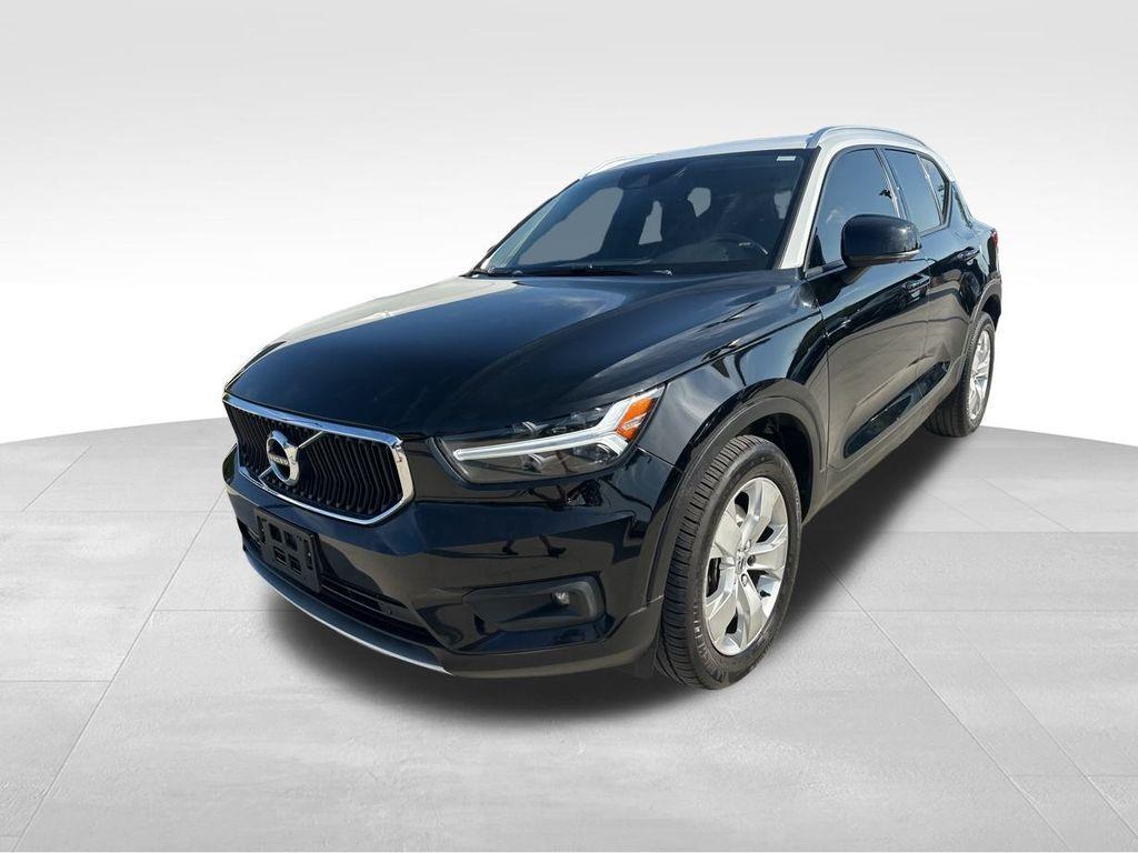 used 2021 Volvo XC40 car, priced at $25,400