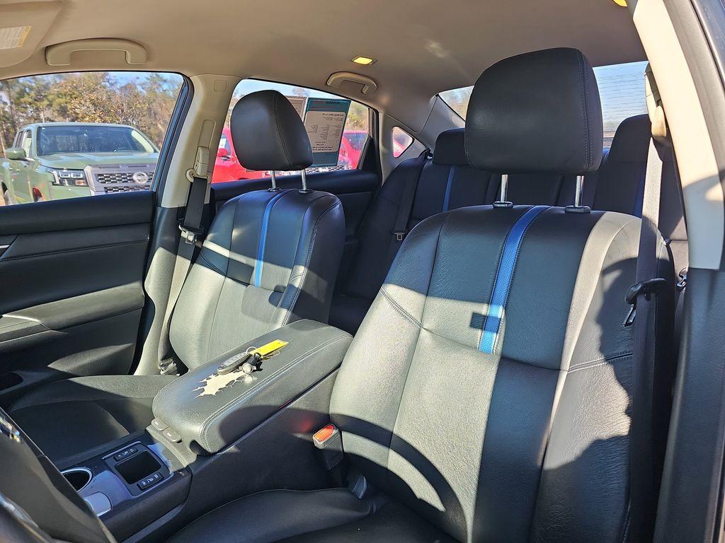 used 2018 Nissan Altima car, priced at $10,400