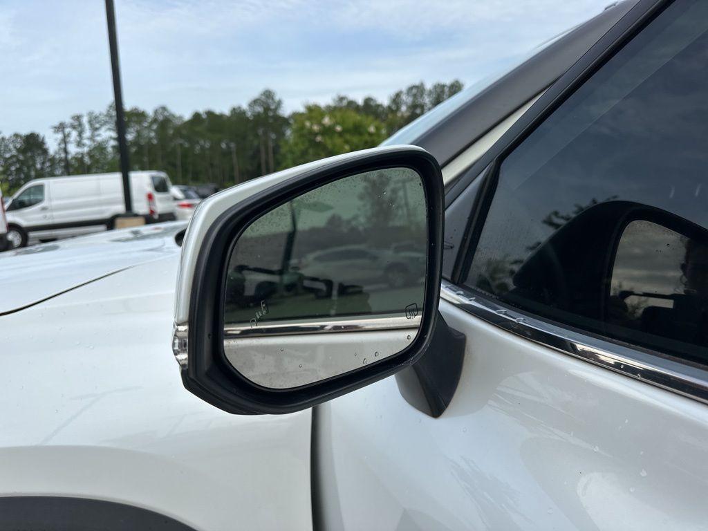 used 2022 Toyota Highlander car, priced at $24,900