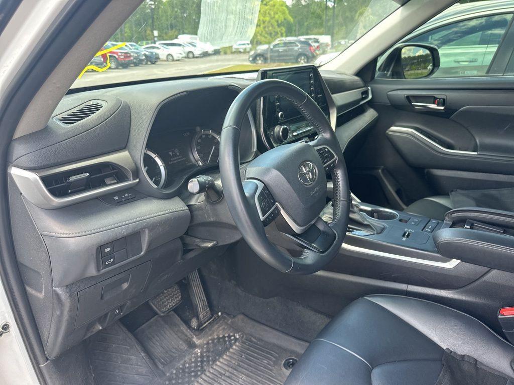 used 2022 Toyota Highlander car, priced at $29,800