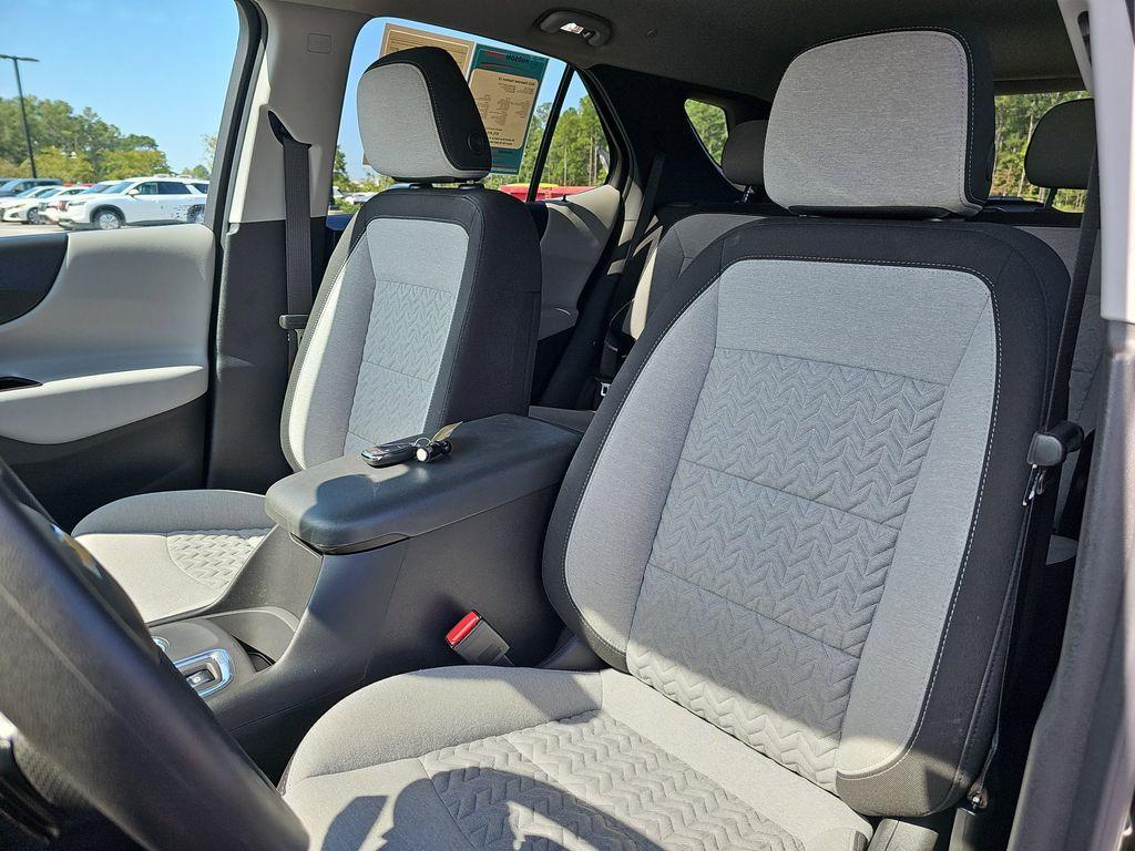 used 2022 Chevrolet Equinox car, priced at $17,900