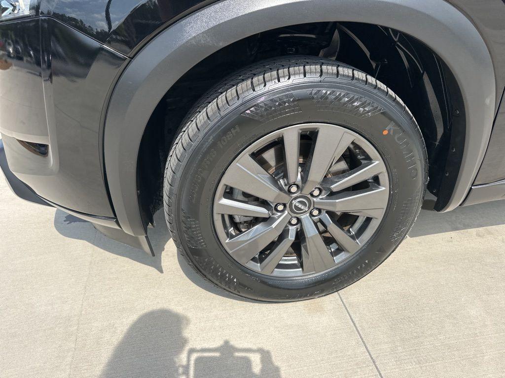 used 2022 Nissan Pathfinder car, priced at $25,900