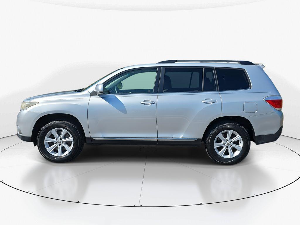used 2012 Toyota Highlander car, priced at $10,900