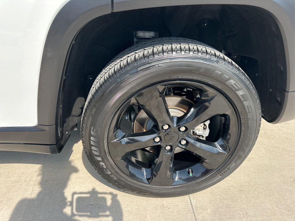 used 2023 Jeep Grand Cherokee car, priced at $31,400