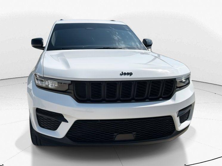 used 2023 Jeep Grand Cherokee car, priced at $29,600