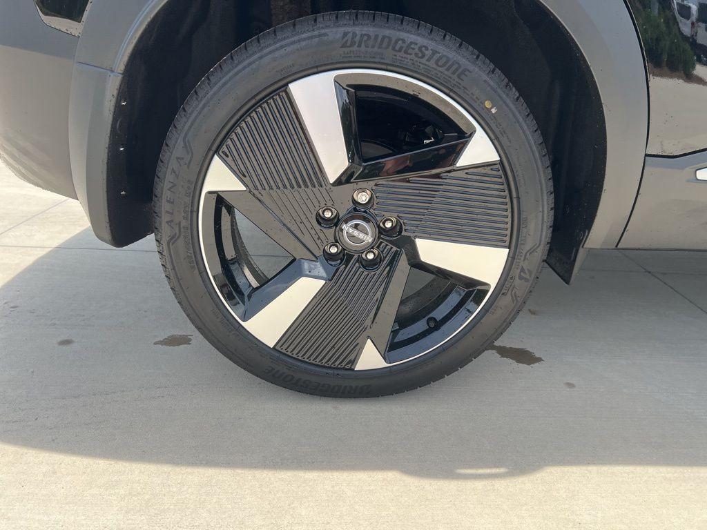 new 2025 Nissan Kicks car, priced at $27,546