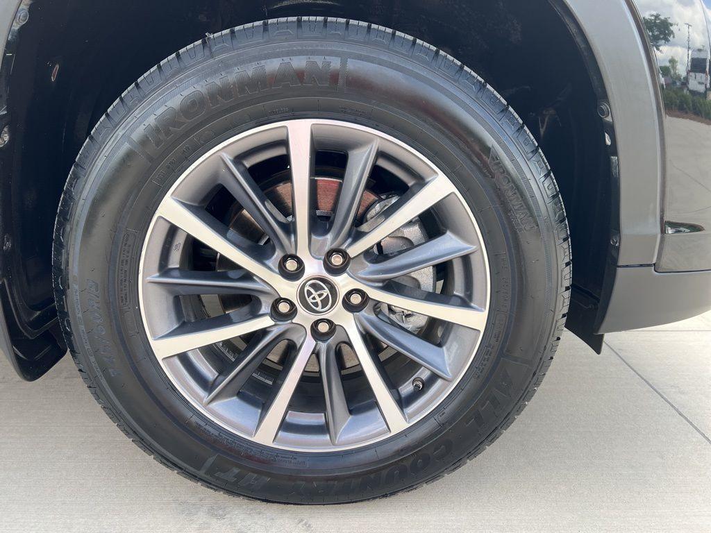used 2019 Toyota Highlander car, priced at $27,682