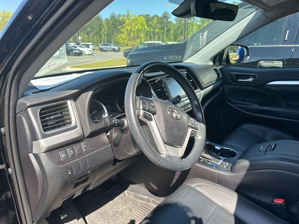 used 2019 Toyota Highlander car, priced at $27,682