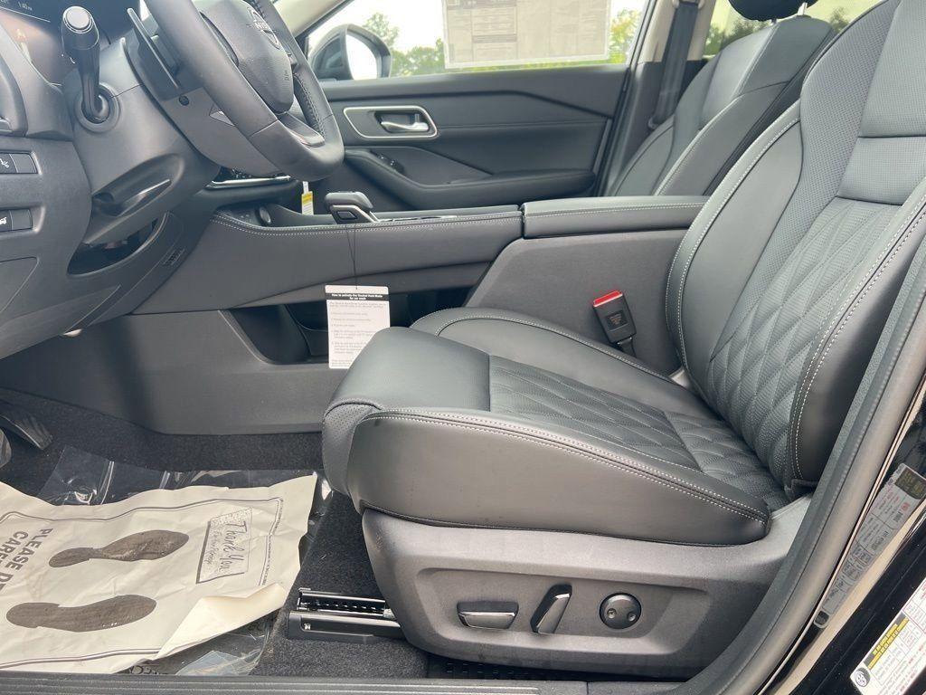 new 2025 Nissan Rogue car, priced at $40,562