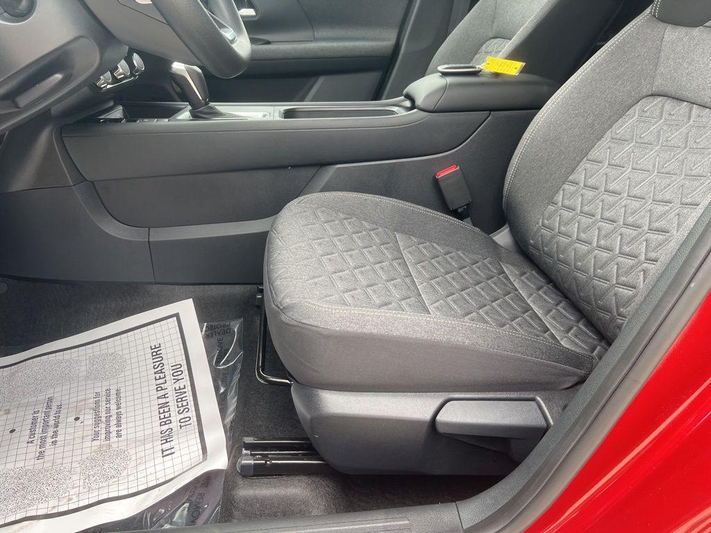 new 2025 Nissan Kicks car, priced at $25,511