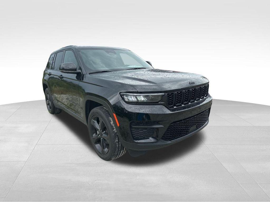 used 2024 Jeep Grand Cherokee car, priced at $29,900