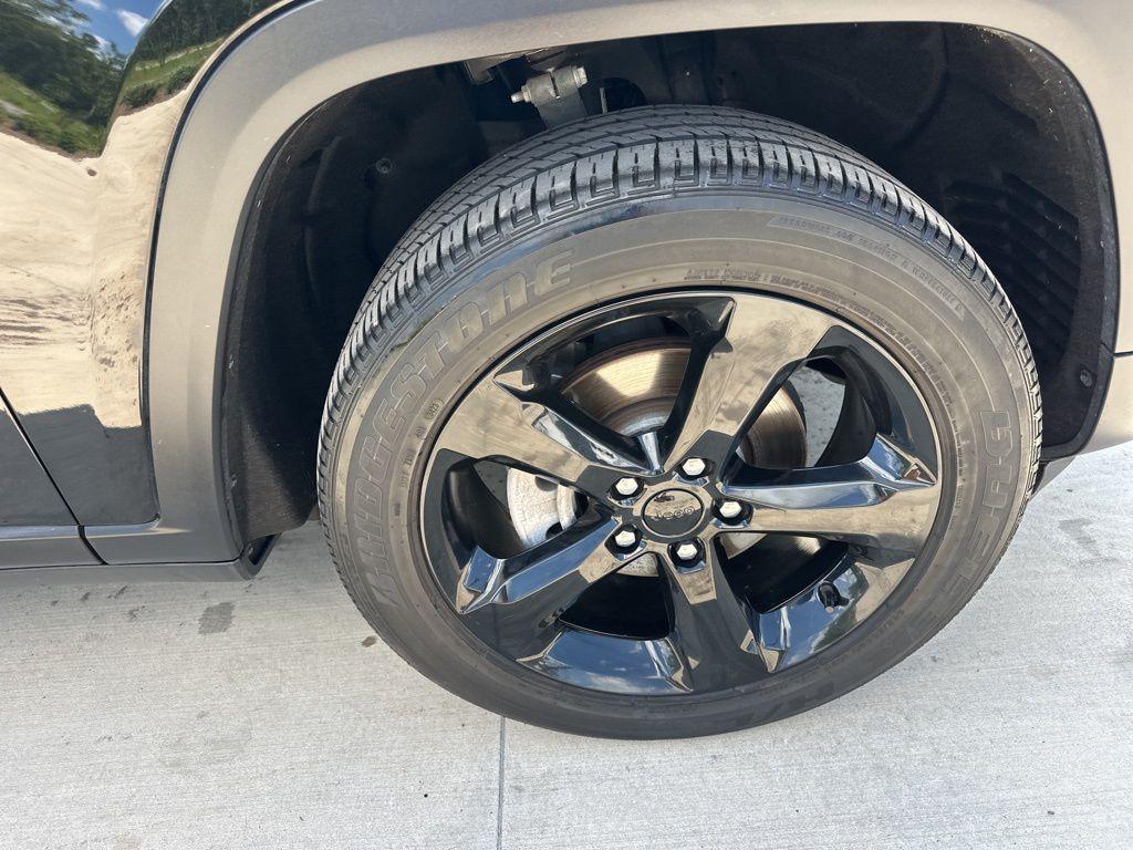 used 2024 Jeep Grand Cherokee car, priced at $30,300