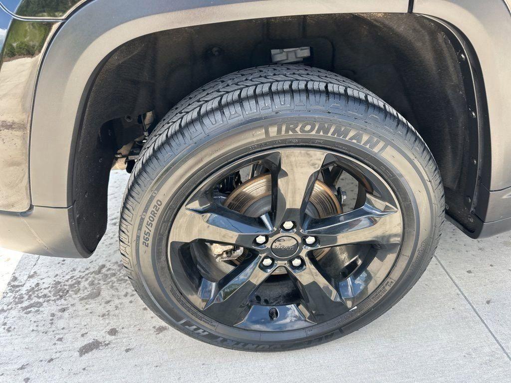used 2024 Jeep Grand Cherokee car, priced at $27,700