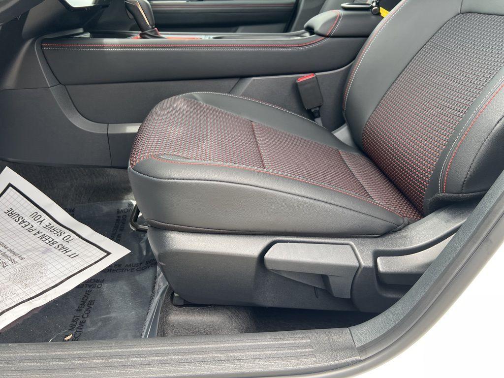 new 2025 Nissan Kicks car, priced at $29,098