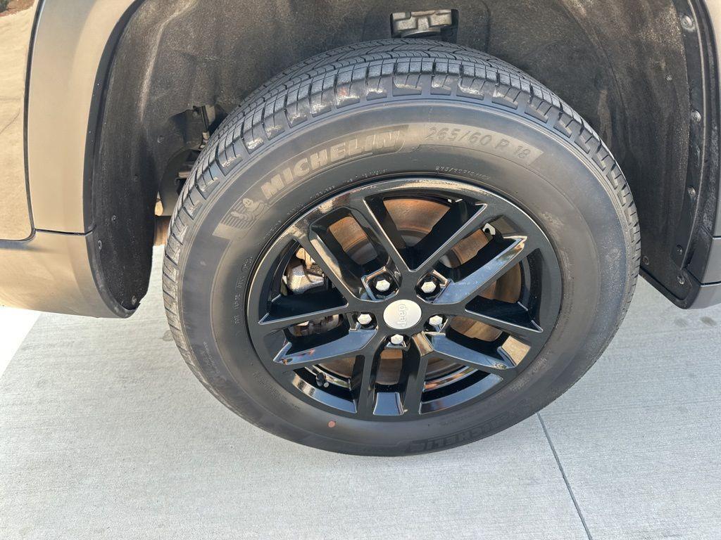 used 2023 Jeep Grand Cherokee L car, priced at $27,800