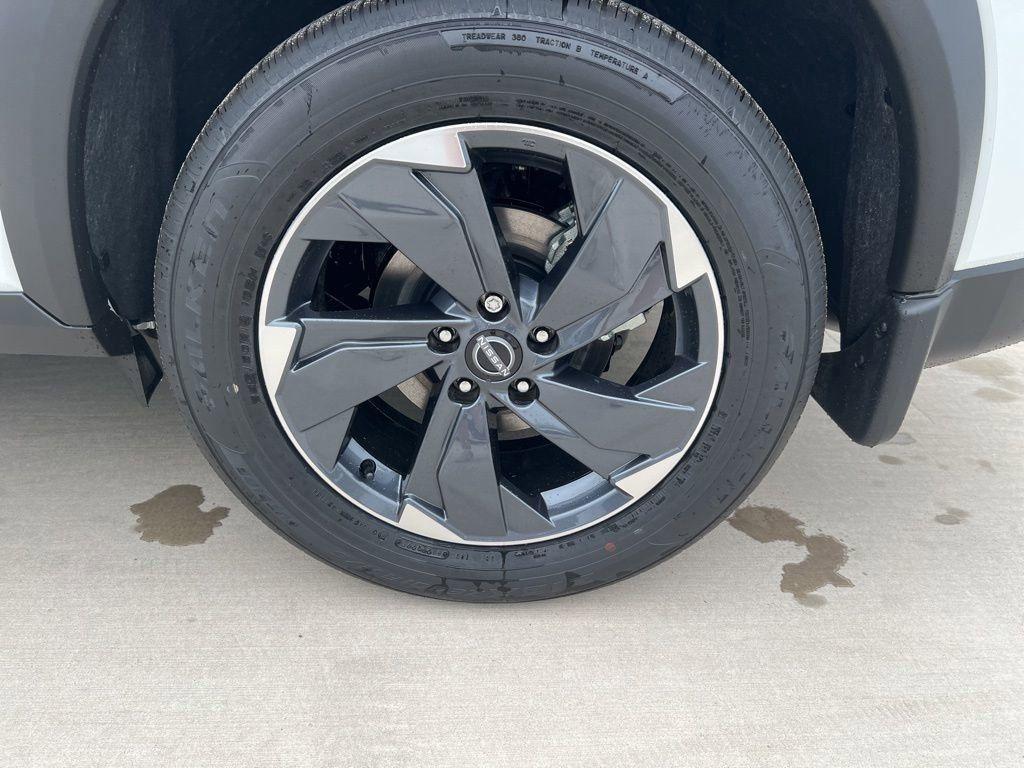 new 2025 Nissan Rogue car, priced at $32,807