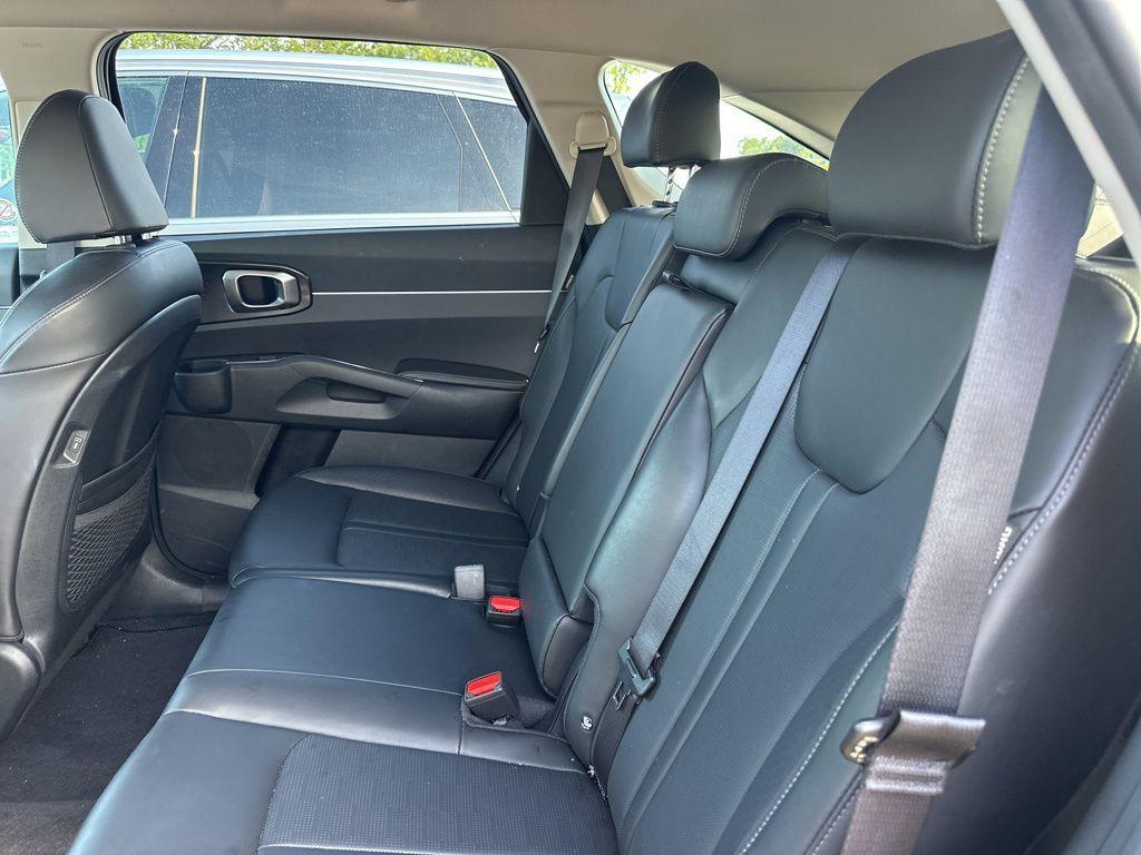 used 2024 Kia Sorento car, priced at $30,800