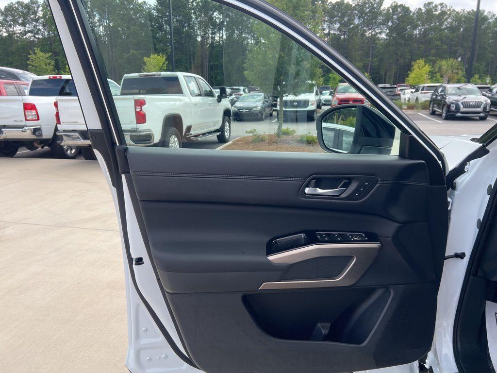 new 2025 Nissan Pathfinder car, priced at $49,896
