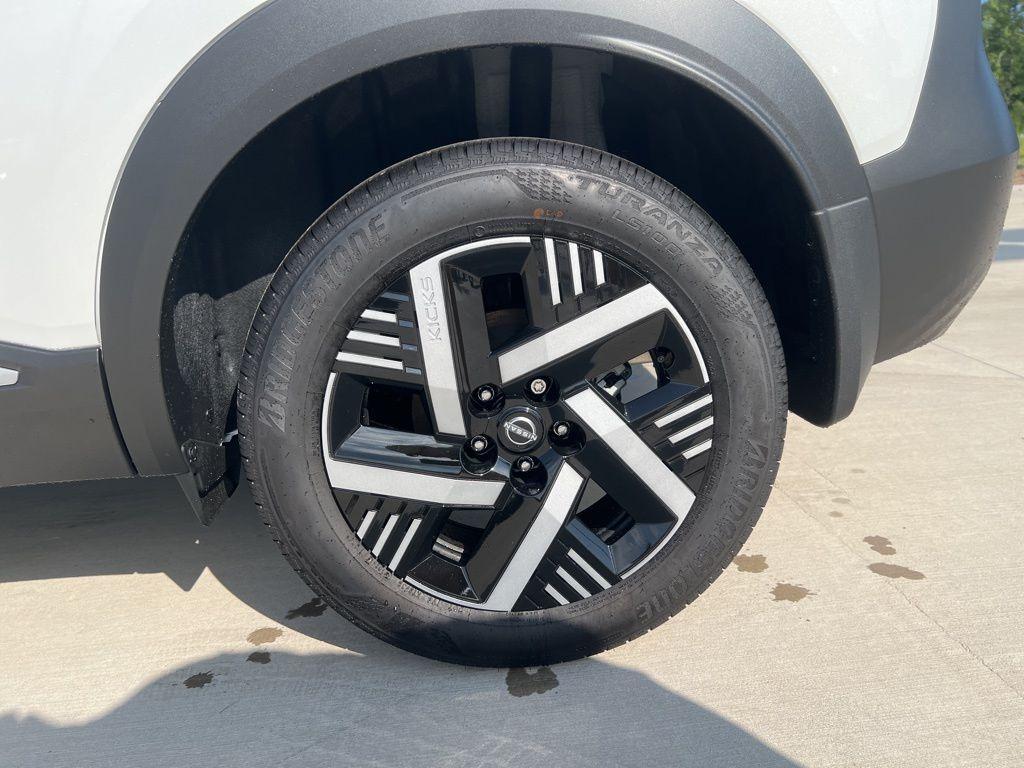 new 2025 Nissan Kicks car, priced at $25,386