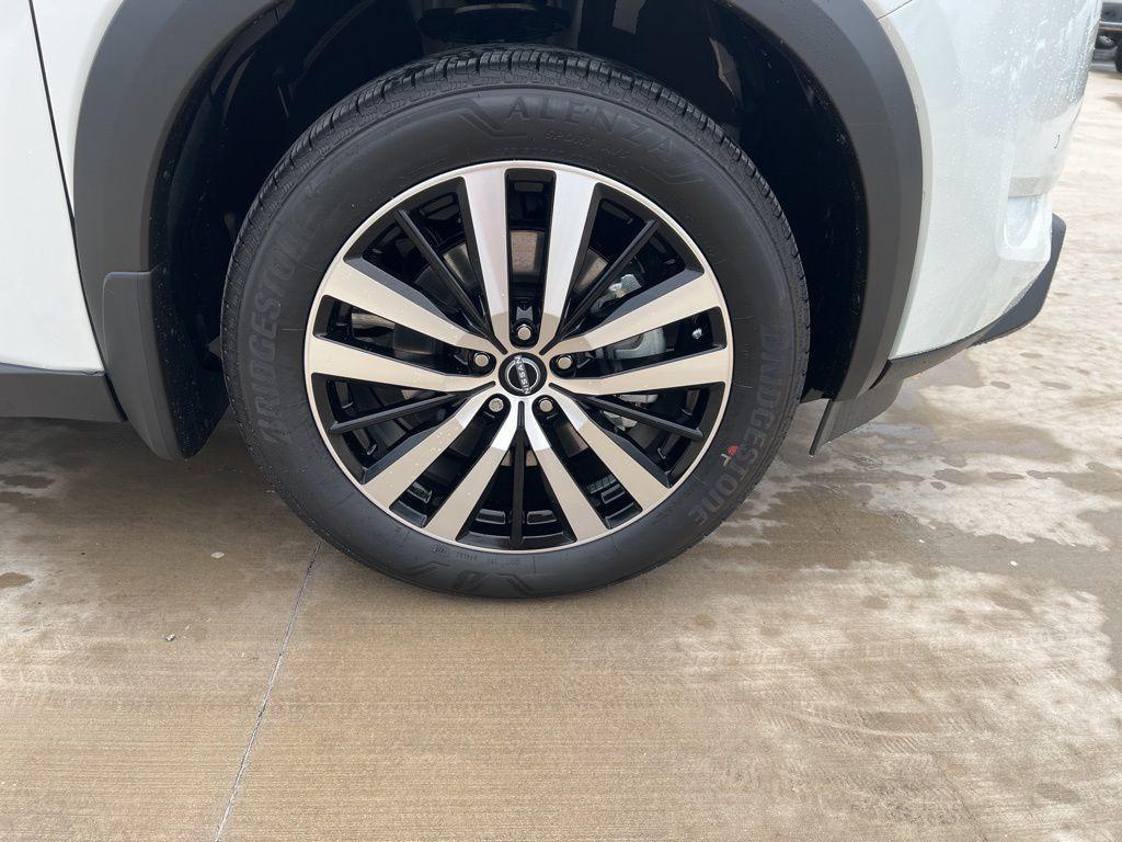 new 2025 Nissan Pathfinder car, priced at $51,265