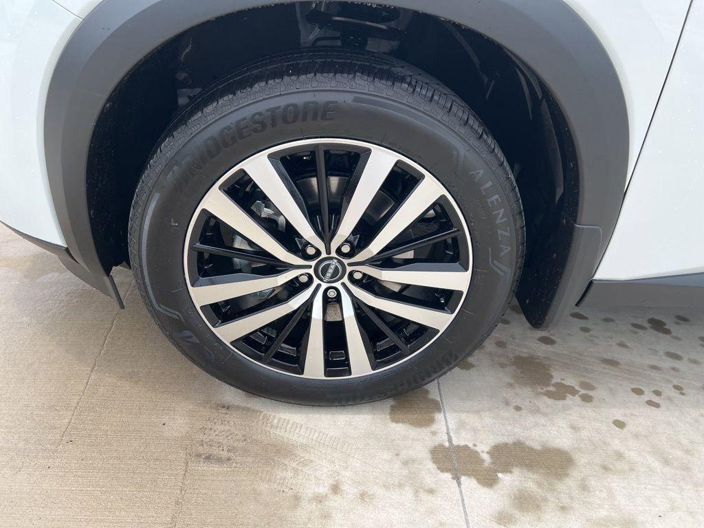 new 2025 Nissan Pathfinder car, priced at $51,265