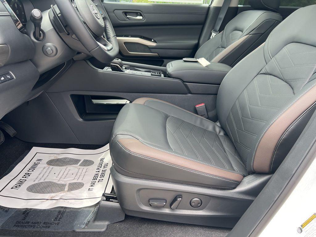 new 2025 Nissan Pathfinder car, priced at $51,265