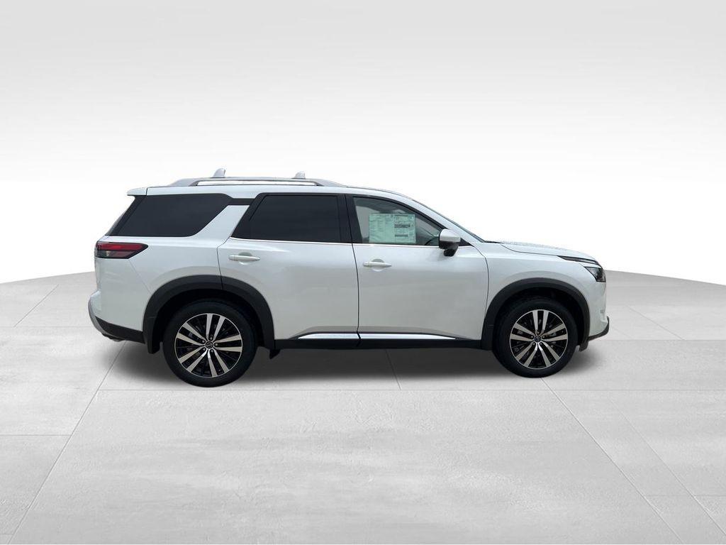 new 2025 Nissan Pathfinder car, priced at $51,265
