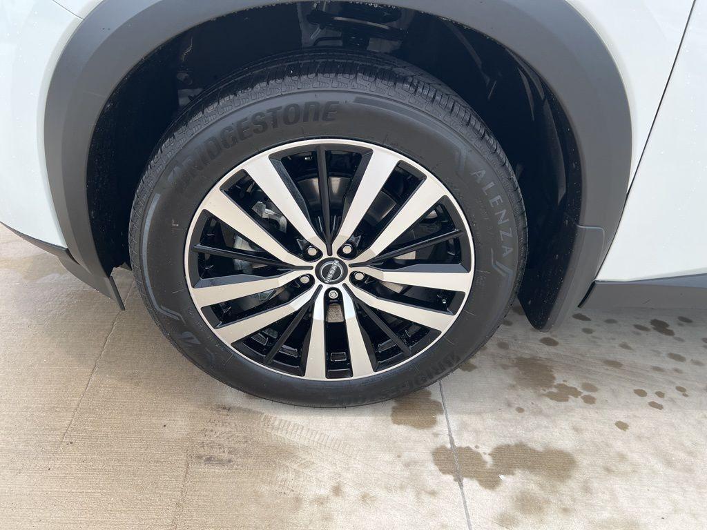new 2025 Nissan Pathfinder car, priced at $51,265