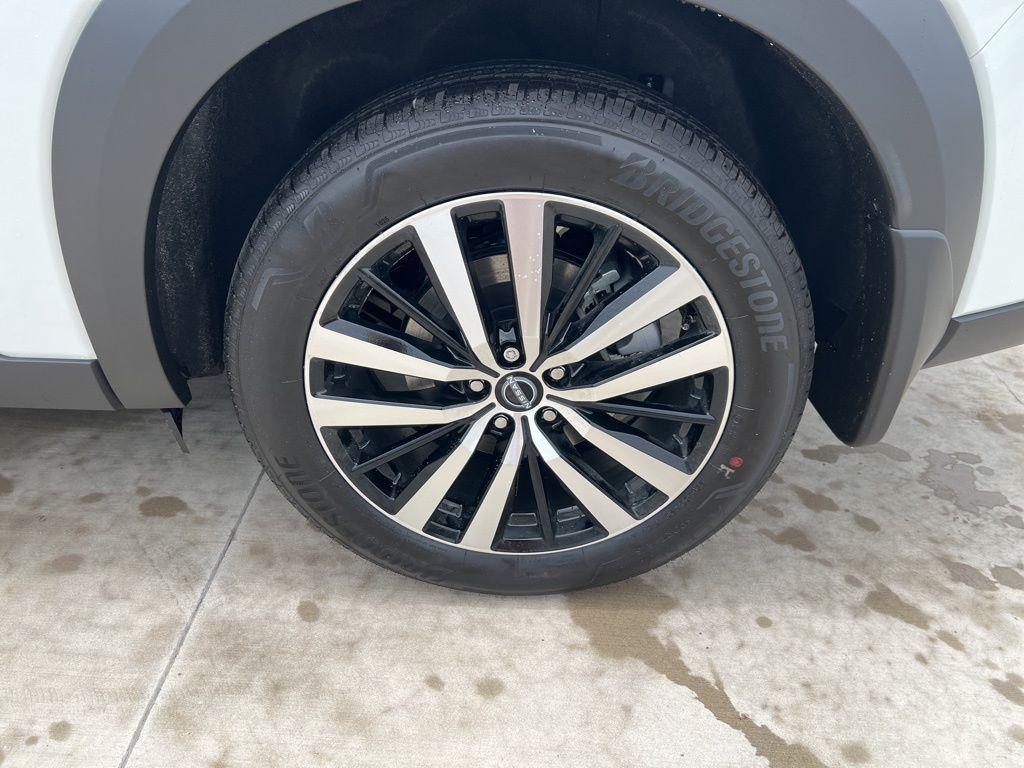 new 2025 Nissan Pathfinder car, priced at $51,265