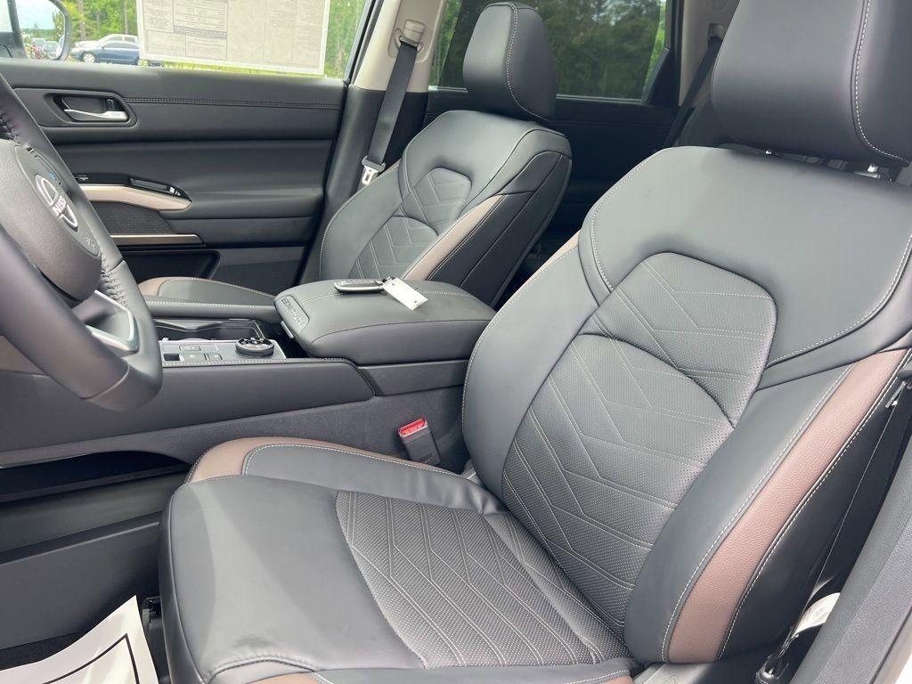 new 2025 Nissan Pathfinder car, priced at $51,265