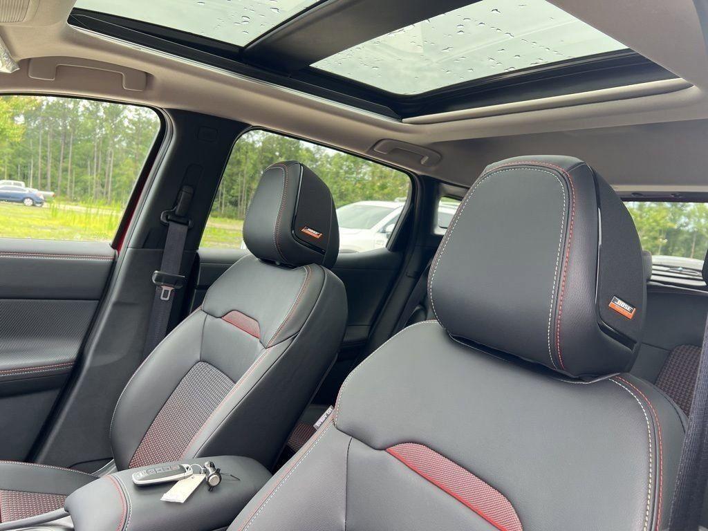 new 2025 Nissan Kicks car, priced at $29,909