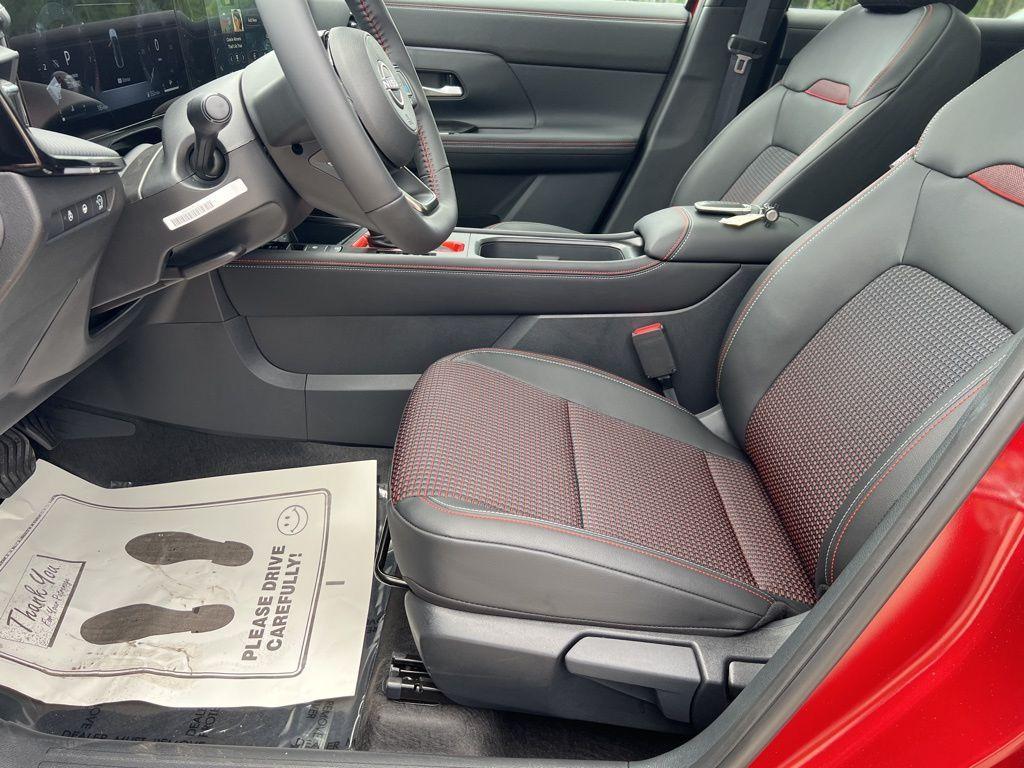 new 2025 Nissan Kicks car, priced at $29,909