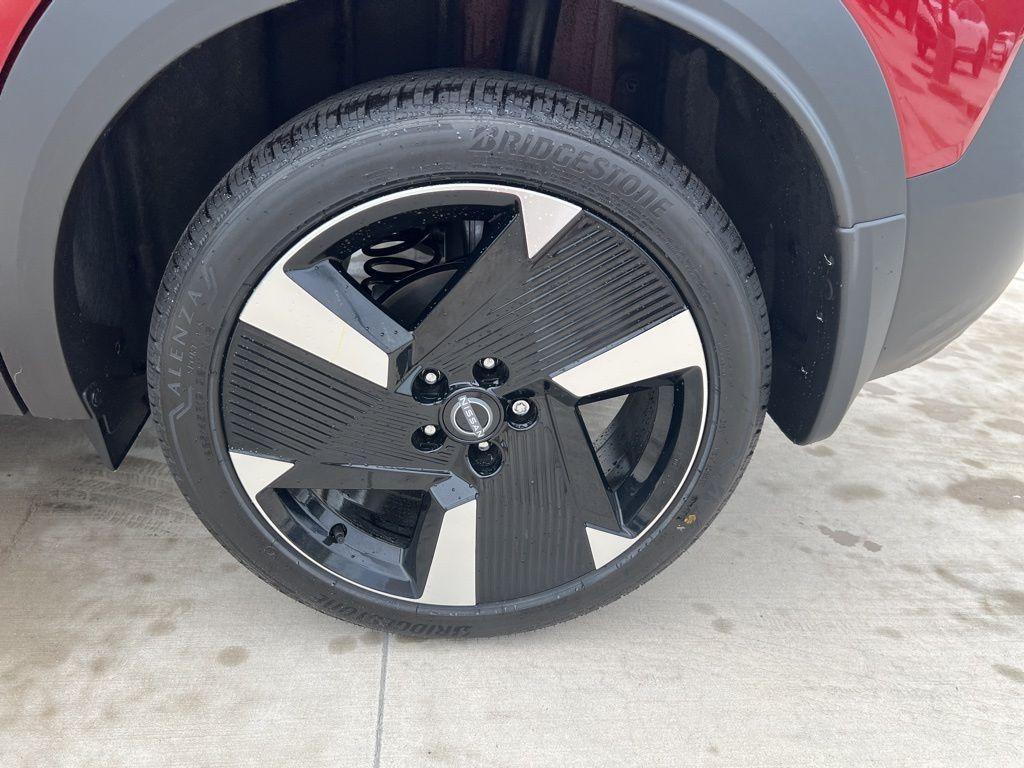 new 2025 Nissan Kicks car, priced at $29,909