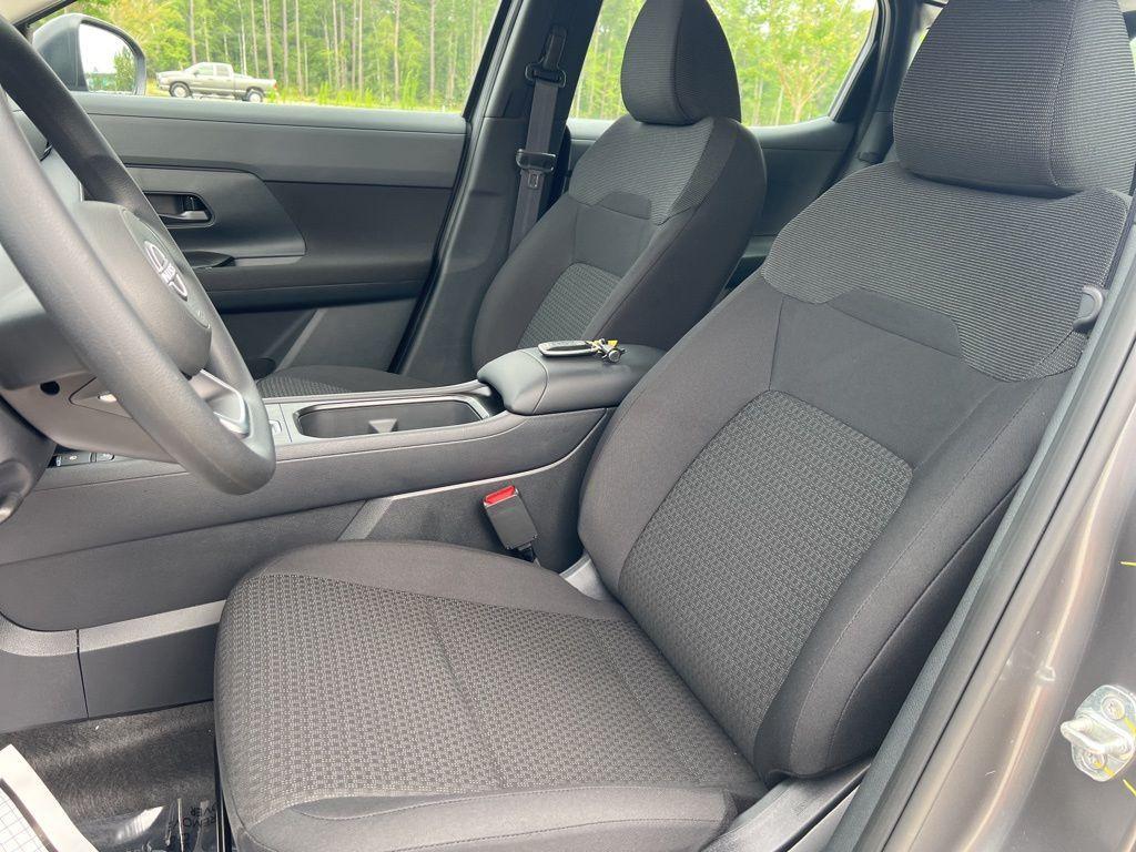 new 2025 Nissan Kicks car, priced at $23,360