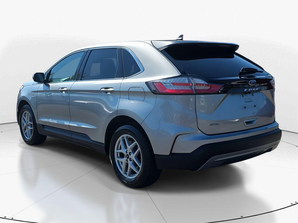used 2024 Ford Edge car, priced at $20,300