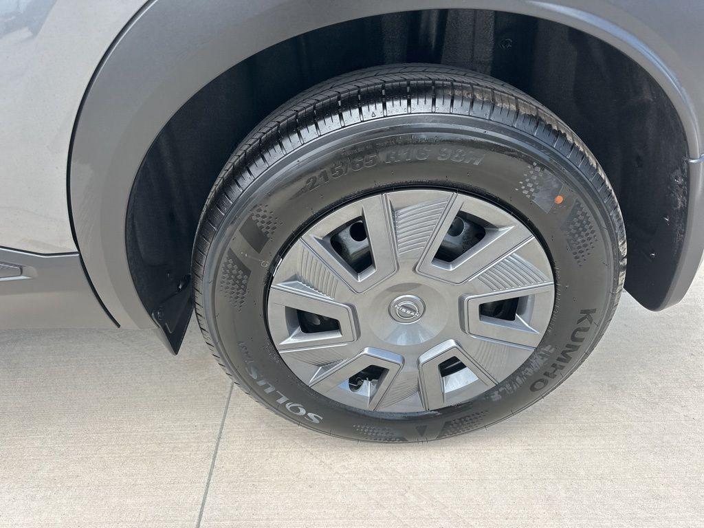 new 2025 Nissan Kicks car, priced at $23,498