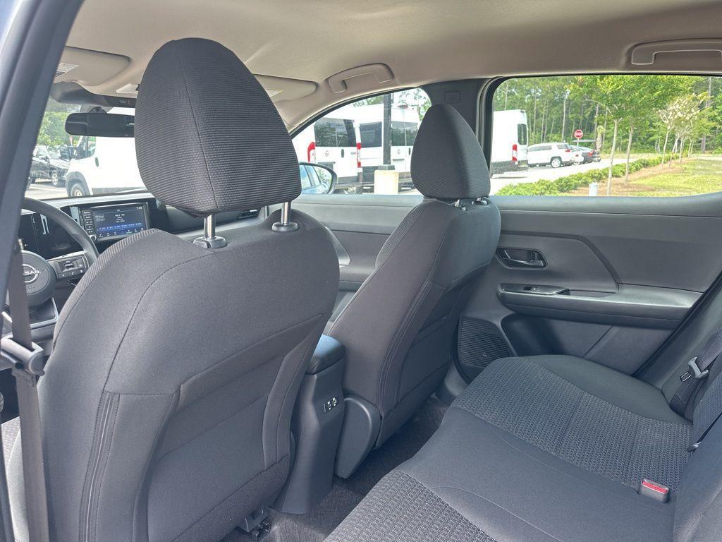 new 2025 Nissan Kicks car, priced at $23,498