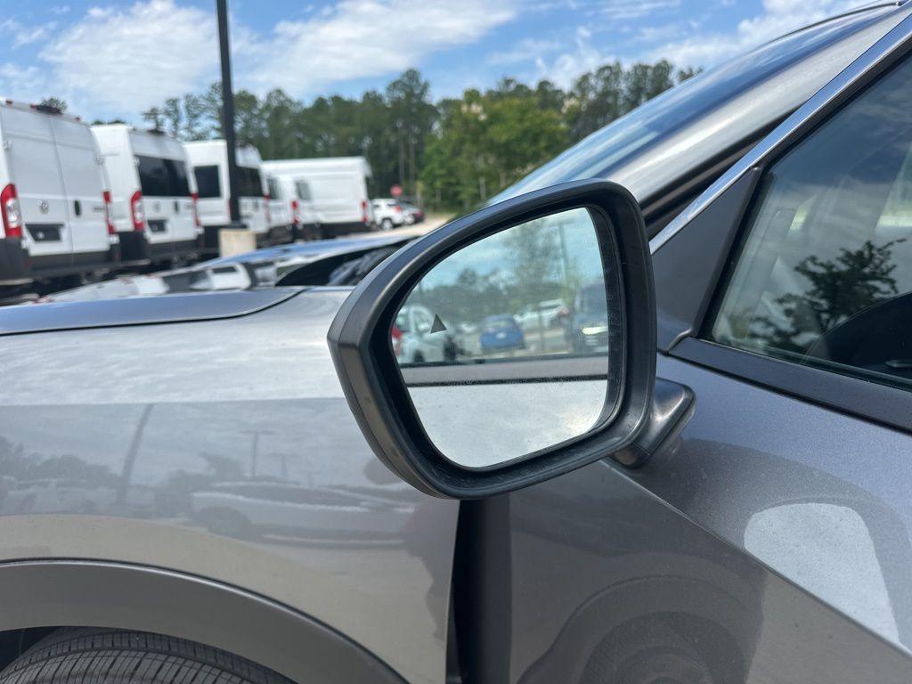 new 2025 Nissan Kicks car, priced at $23,498