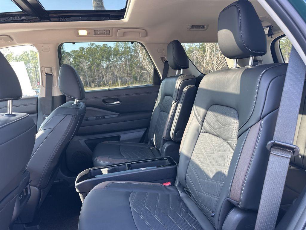 new 2025 Nissan Pathfinder car, priced at $49,891