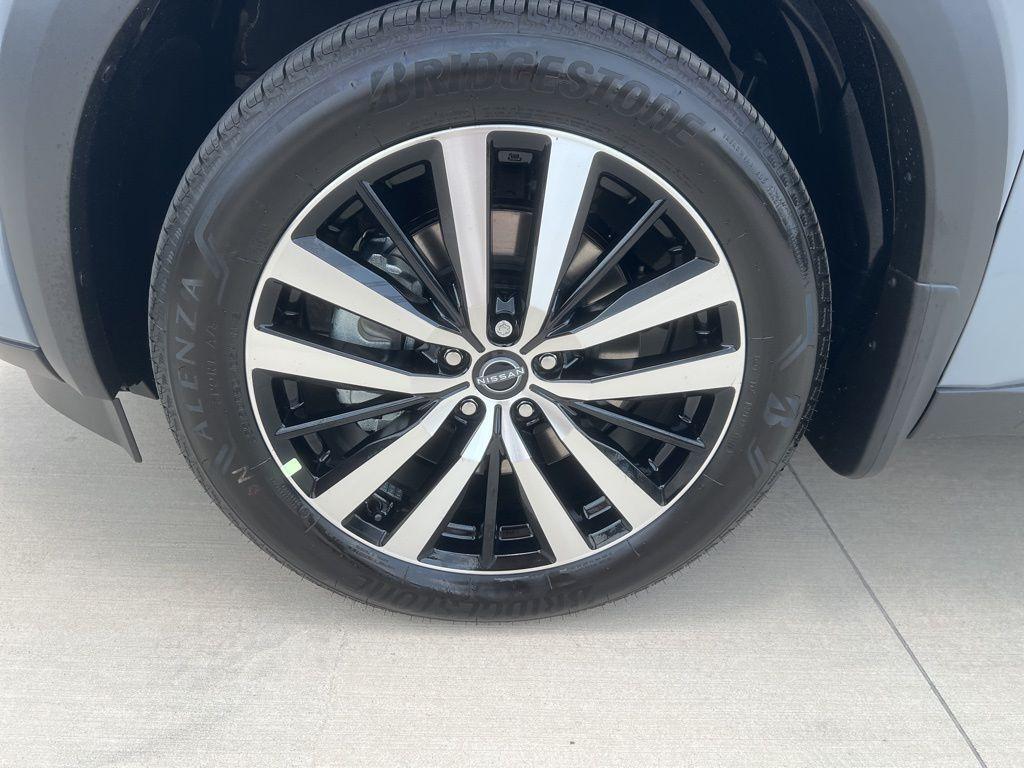 new 2025 Nissan Pathfinder car, priced at $51,265