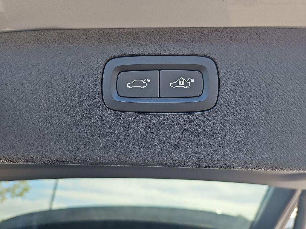 used 2024 Volvo XC90 car, priced at $37,200