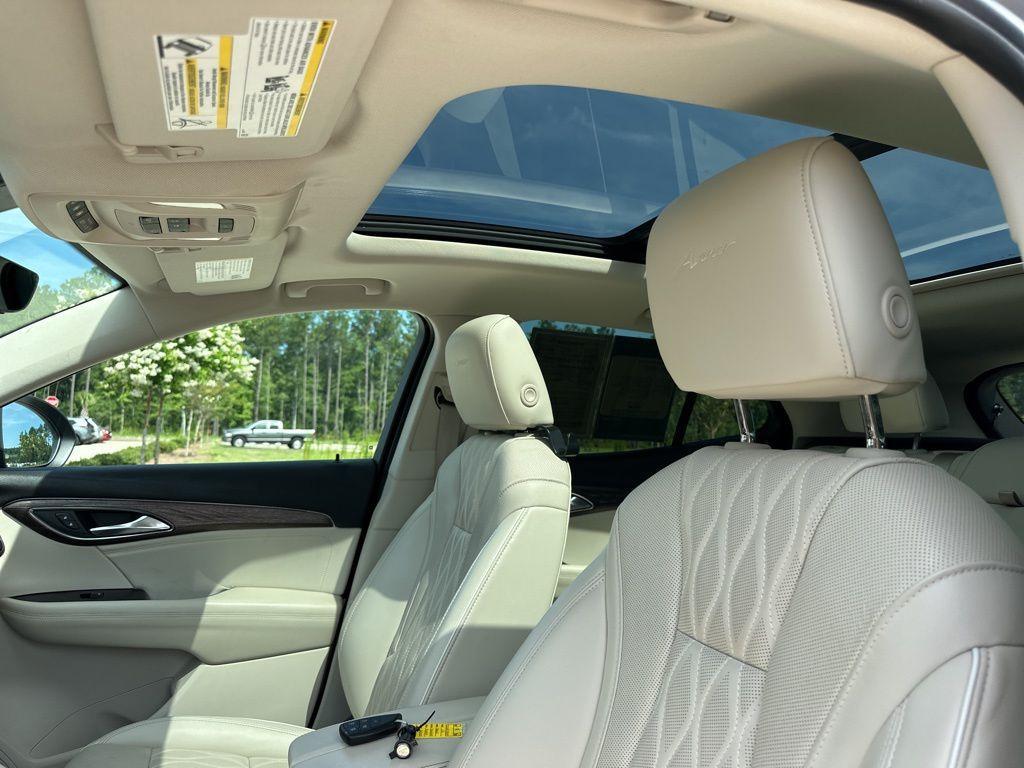 used 2022 Buick Envision car, priced at $29,800