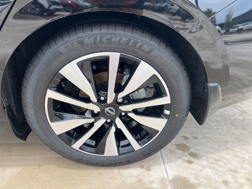 new 2025 Nissan Sentra car, priced at $25,377