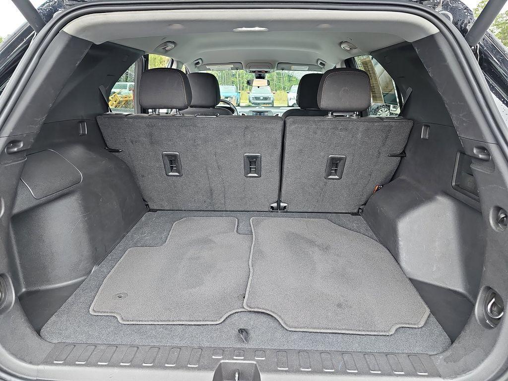 used 2024 Chevrolet Equinox car, priced at $19,900