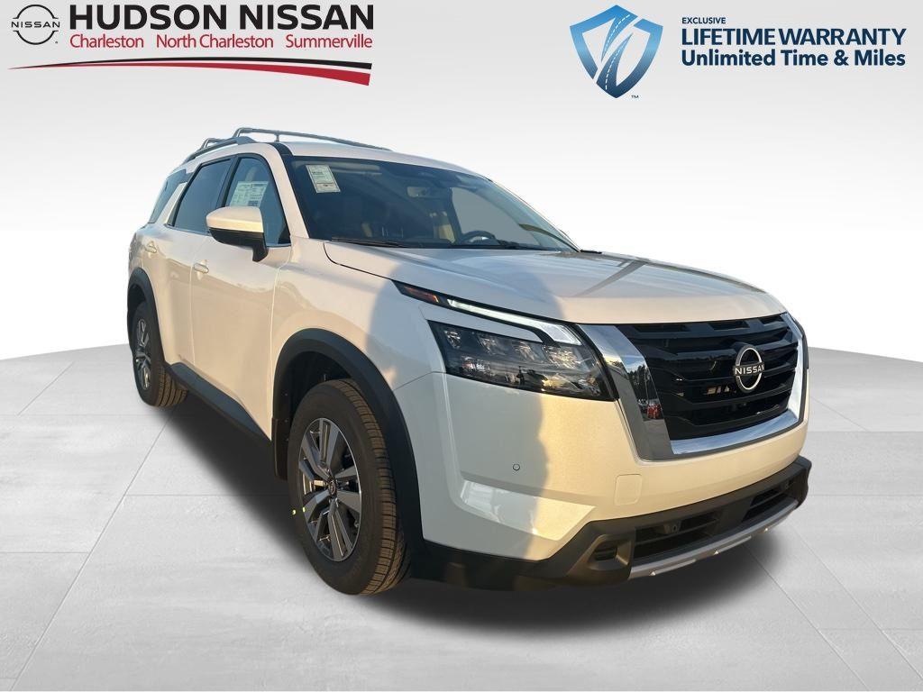 new 2025 Nissan Pathfinder car, priced at $44,625