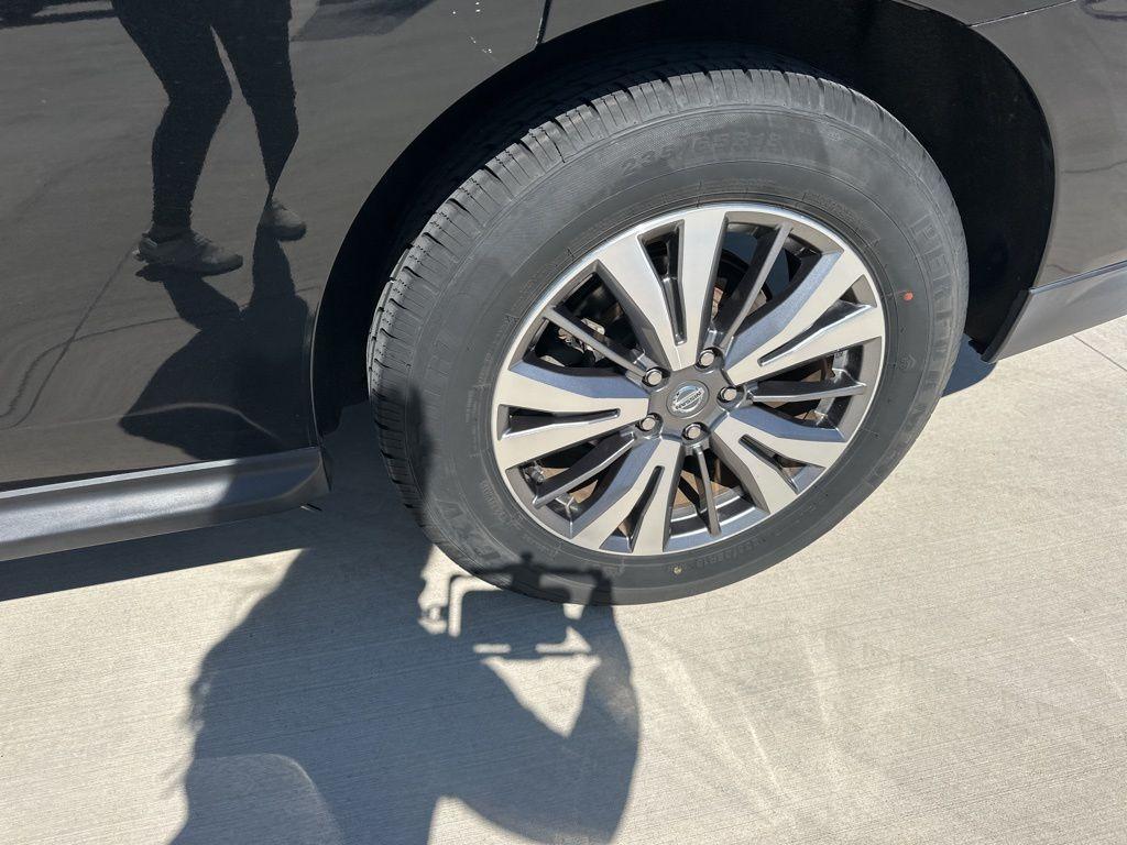 used 2020 Nissan Pathfinder car, priced at $16,782