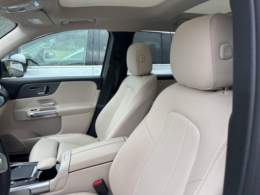 used 2021 Mercedes-Benz GLB 250 car, priced at $29,154