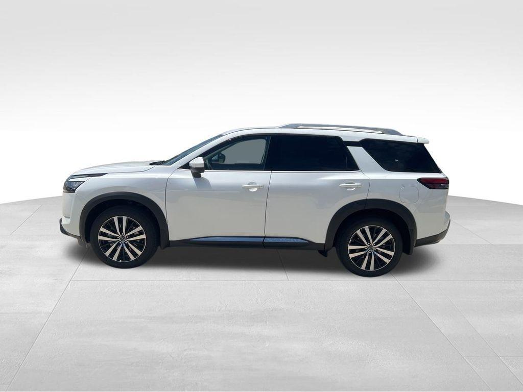 new 2025 Nissan Pathfinder car, priced at $50,701