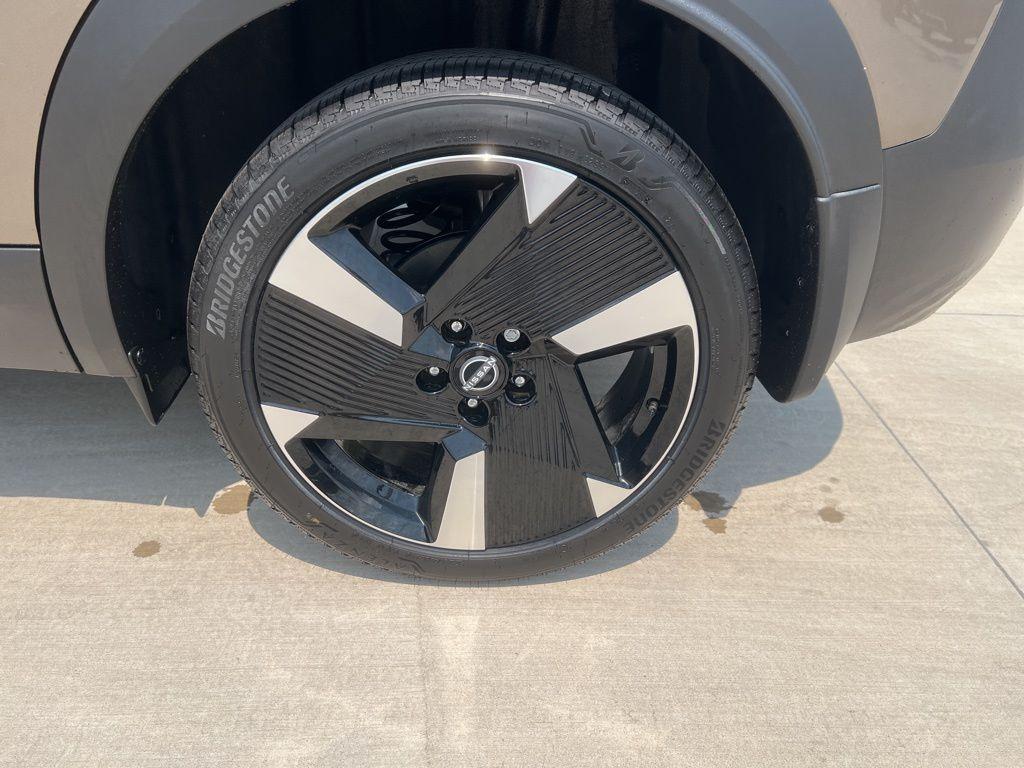 new 2025 Nissan Kicks car, priced at $29,505